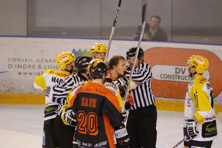 Tours  3 - 4 Strasbourg 