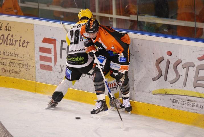 Tours  3 - 4 Strasbourg 