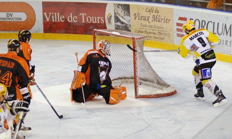 Tours  3 - 4 Strasbourg 