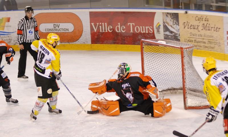 Tours  3 - 4 Strasbourg 