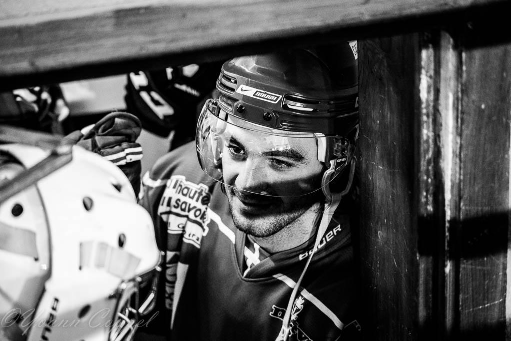 Mont-Blanc 4 - 2 Cergy-Pontoise