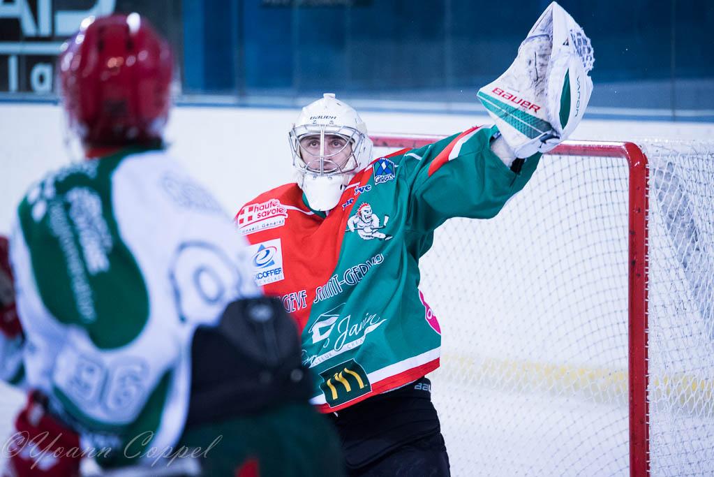 Mont-Blanc 4 - 2 Cergy-Pontoise