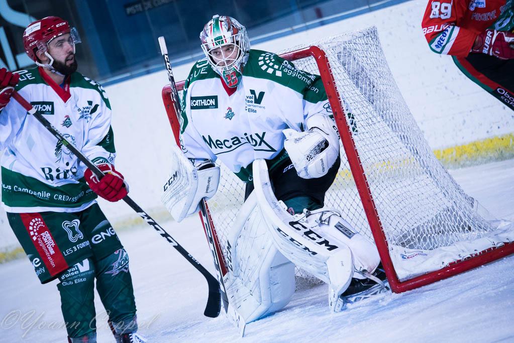 Mont-Blanc 4 - 2 Cergy-Pontoise