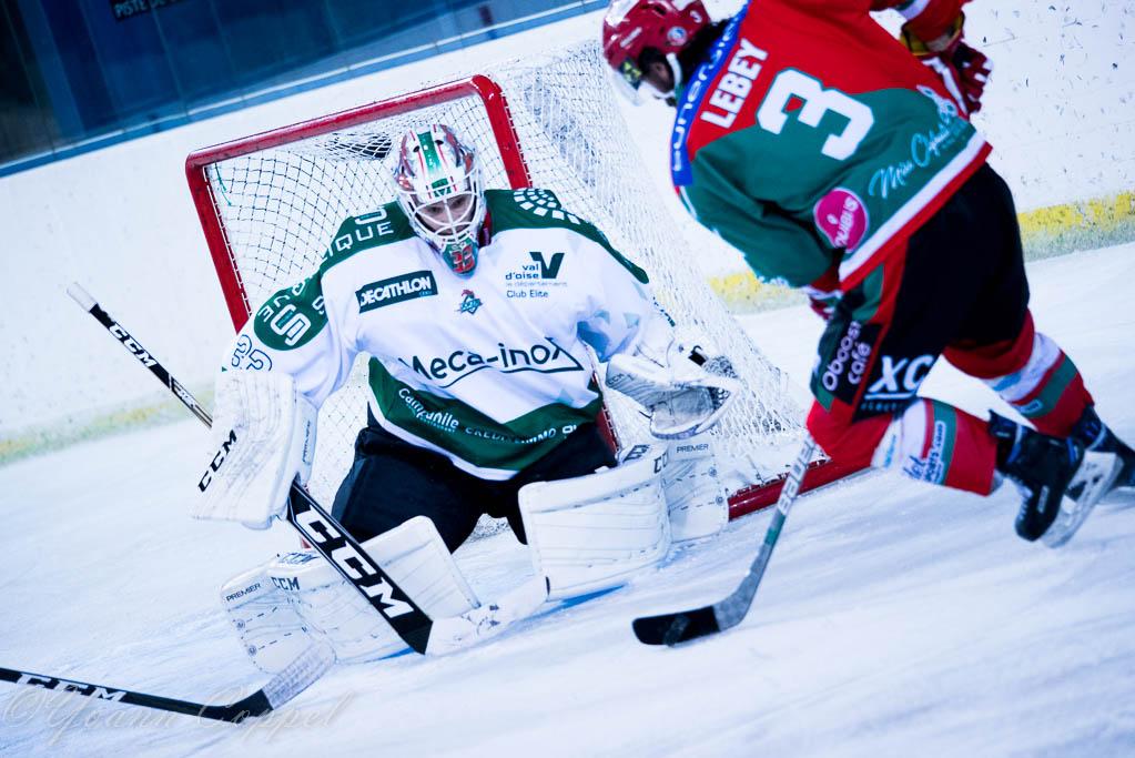 Mont-Blanc 4 - 2 Cergy-Pontoise
