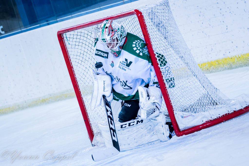 Mont-Blanc 4 - 2 Cergy-Pontoise