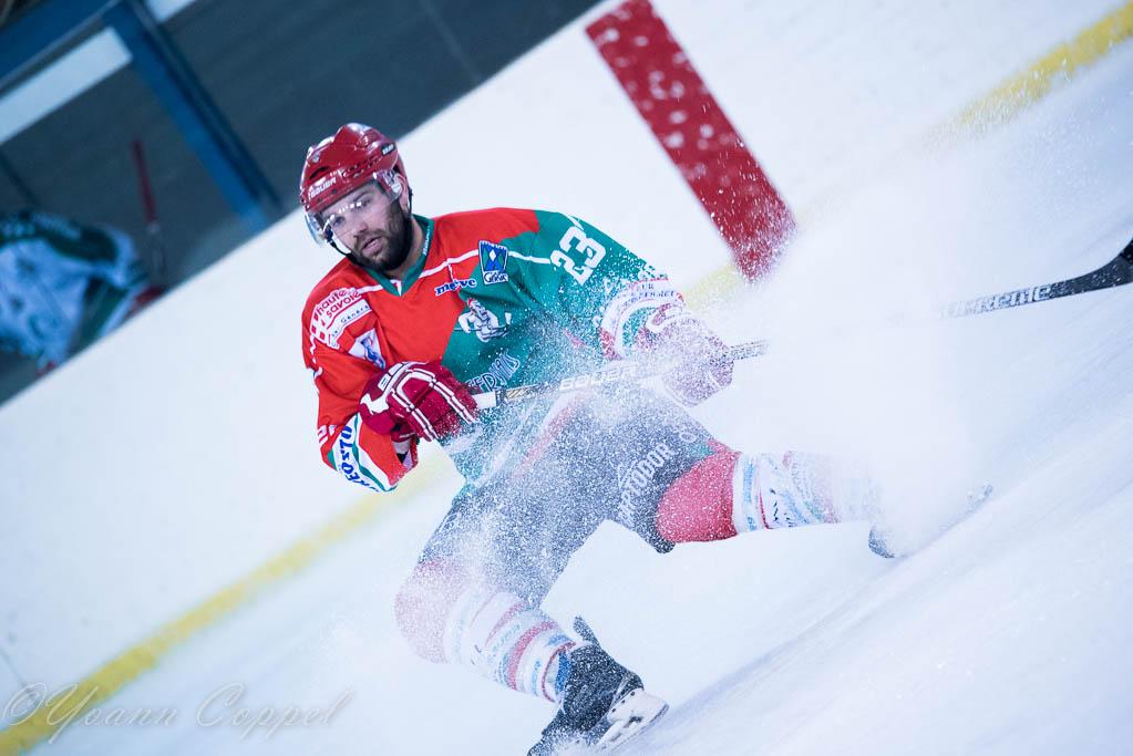 Mont-Blanc 4 - 2 Cergy-Pontoise