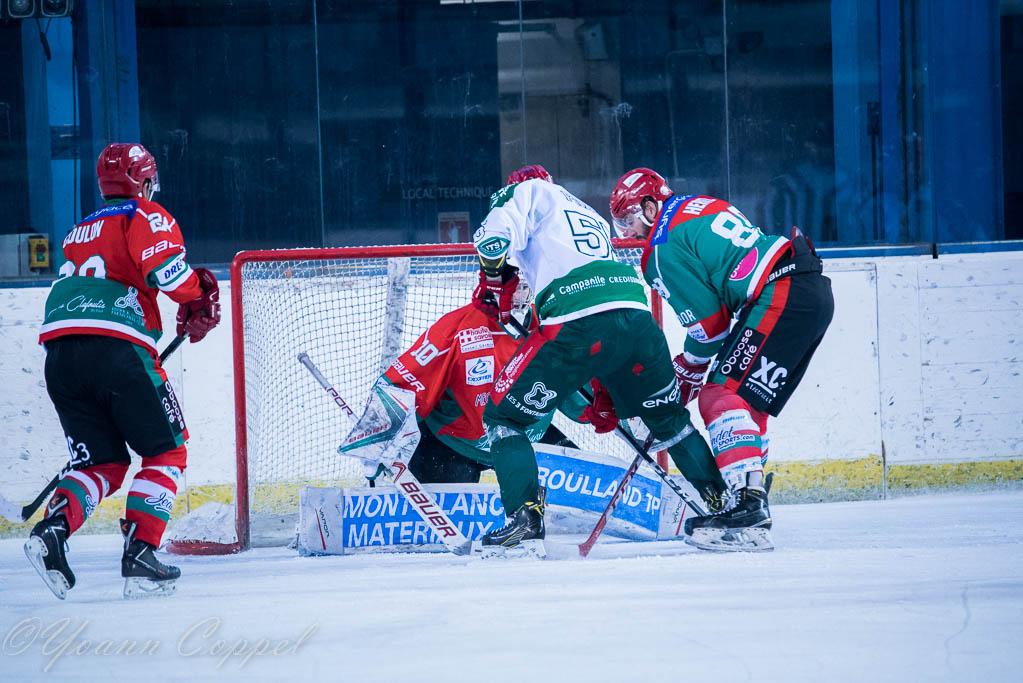 Mont-Blanc 4 - 2 Cergy-Pontoise