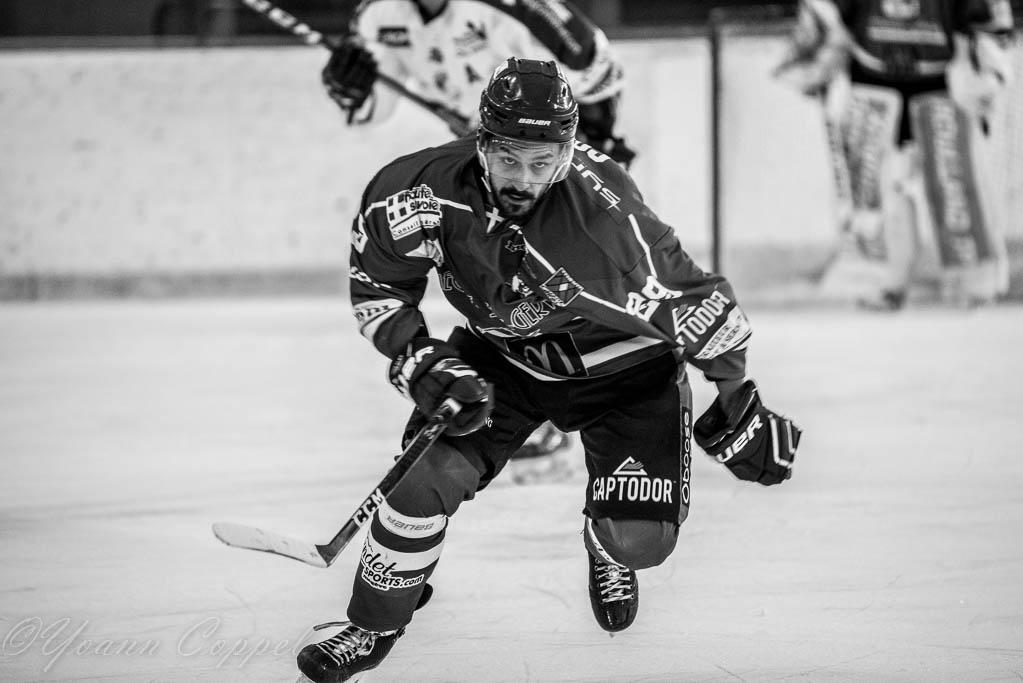 Mont-Blanc 4 - 2 Cergy-Pontoise