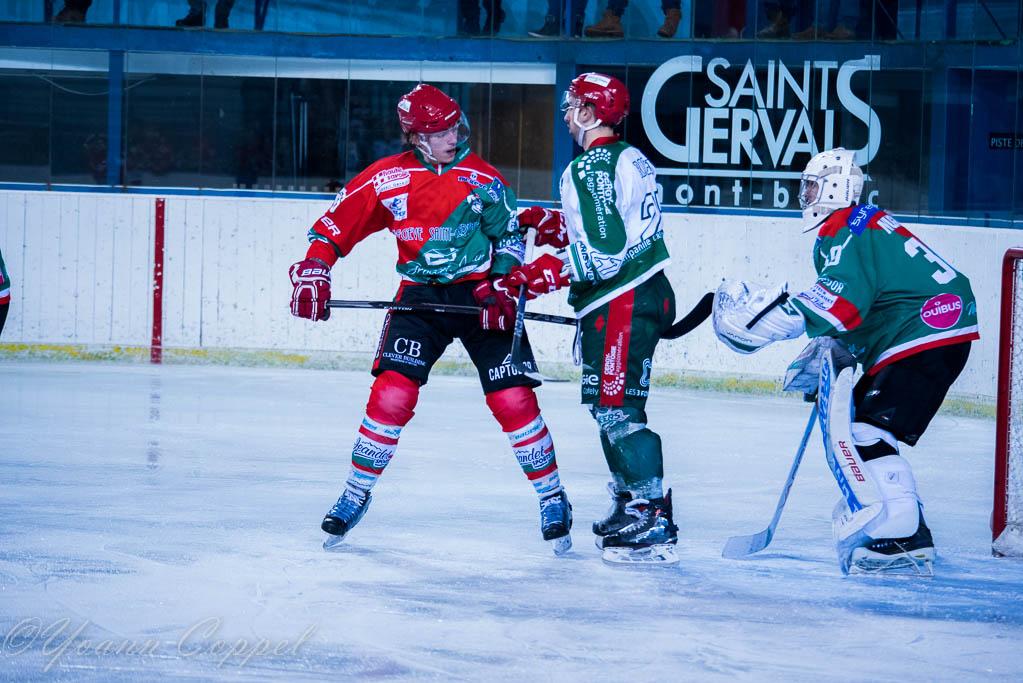 Mont-Blanc 4 - 2 Cergy-Pontoise
