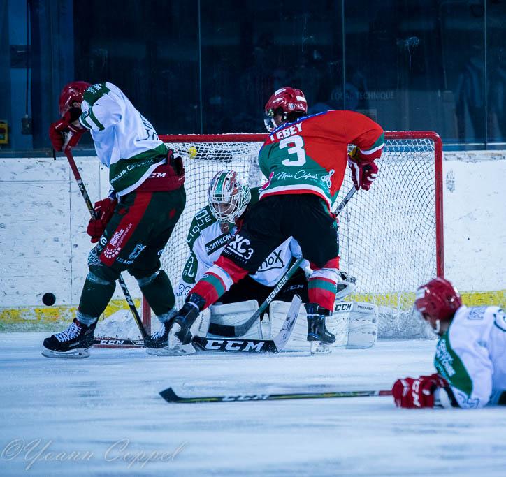Mont-Blanc 4 - 2 Cergy-Pontoise