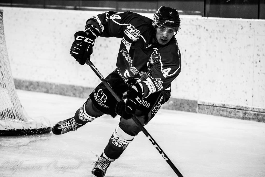 Mont-Blanc 4 - 2 Cergy-Pontoise