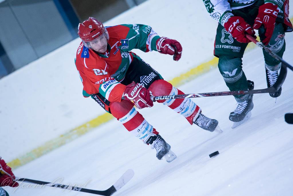 Mont-Blanc 4 - 2 Cergy-Pontoise
