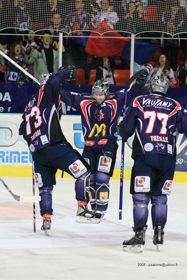 Grenoble  8 - 5 Angers 
