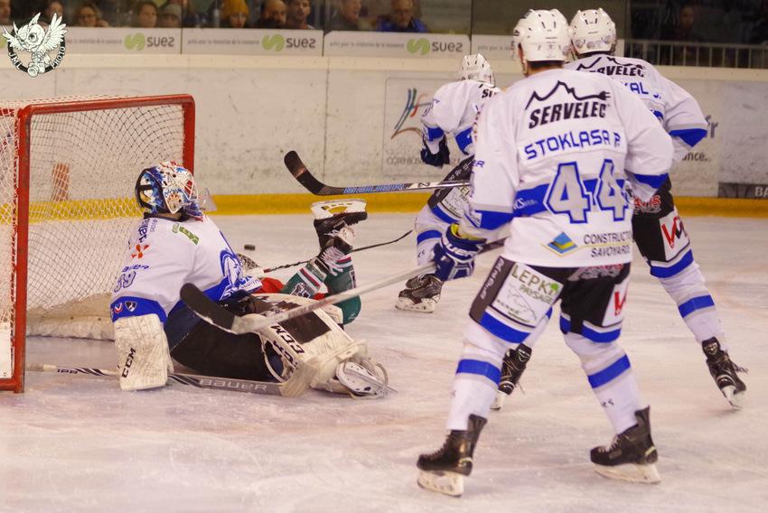 Anglet 4 - 2 Courchevel-Méribel-Pralognan