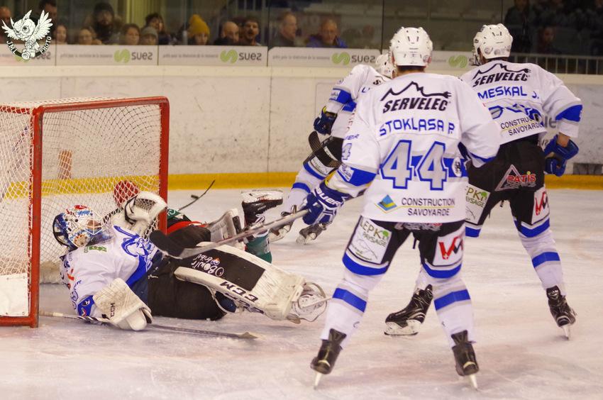 Anglet 4 - 2 Courchevel-Méribel-Pralognan