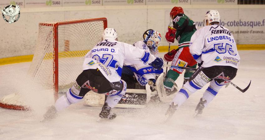 Anglet 4 - 2 Courchevel-Méribel-Pralognan