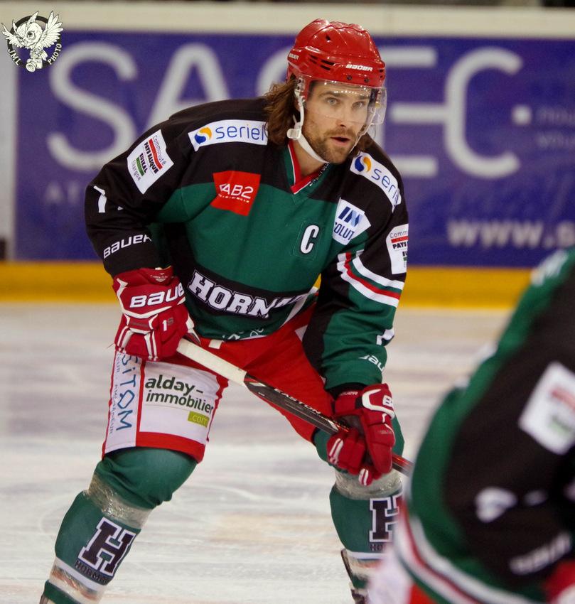 Anglet 4 - 2 Courchevel-Méribel-Pralognan