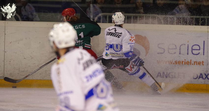 Anglet 4 - 2 Courchevel-Méribel-Pralognan