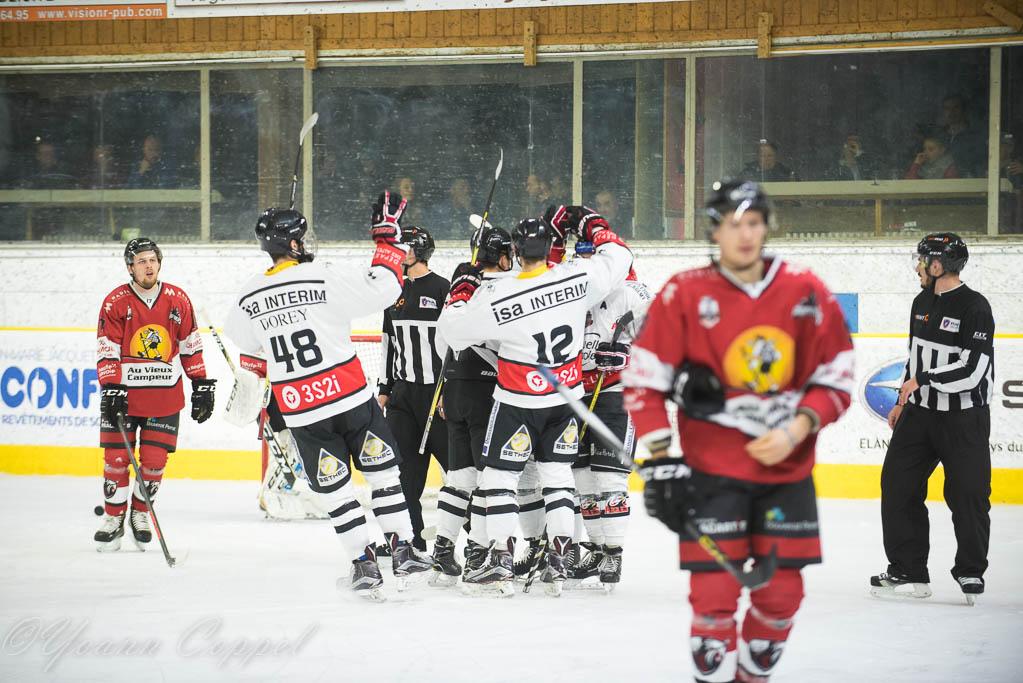 Chamonix  2 - 4 Nice