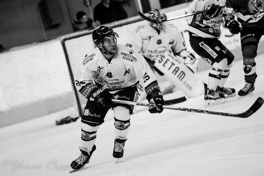 Chamonix  2 - 4 Nice