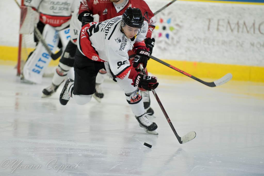 Chamonix  2 - 4 Nice