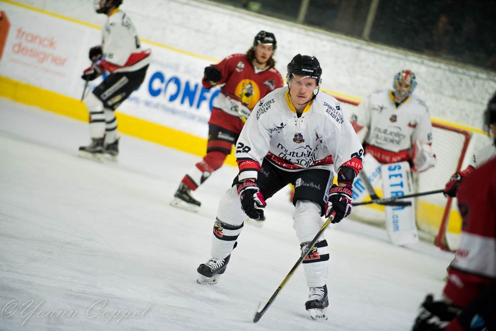 Chamonix  2 - 4 Nice