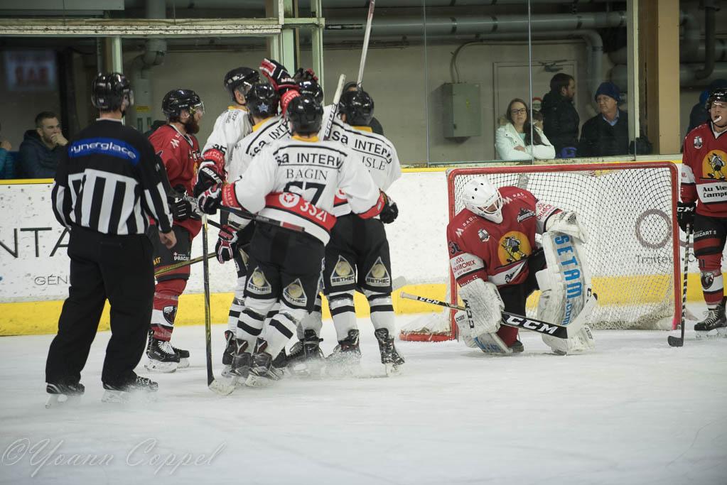 Chamonix  2 - 4 Nice