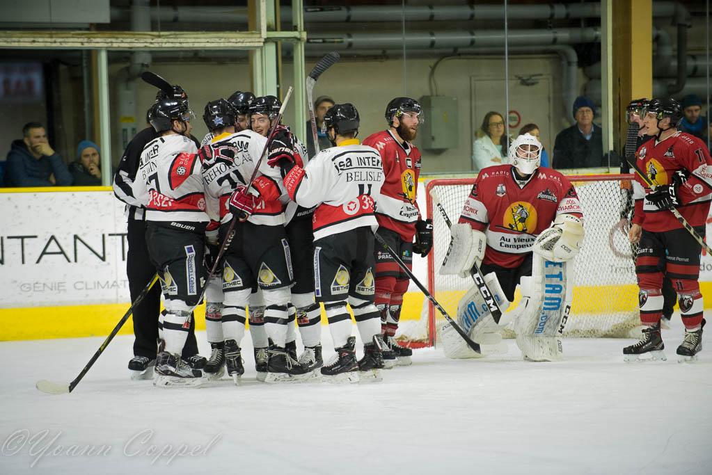 Chamonix  2 - 4 Nice