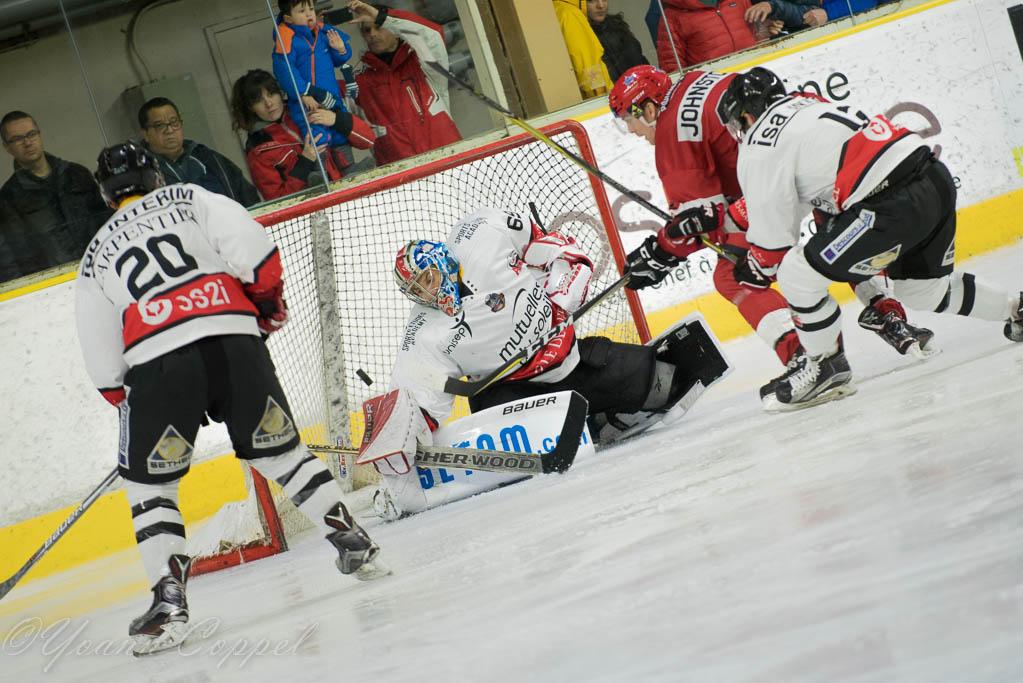 Chamonix  2 - 4 Nice