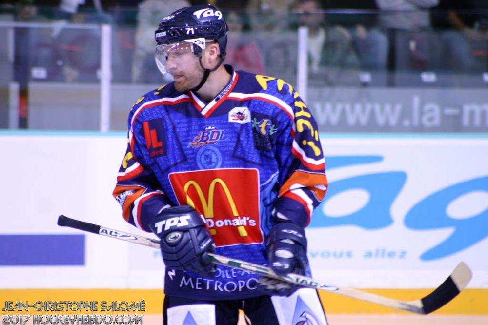 Grenoble retire le #71 de Josef Podlaha — Reportage