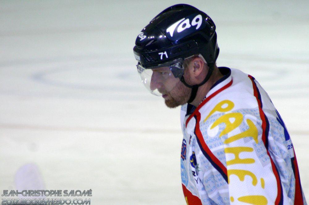 Grenoble retire le #71 de Josef Podlaha — Reportage