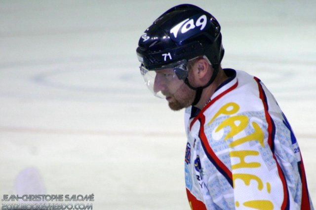 Photo hockey reportage Grenoble retire le #71 de Josef Podlaha