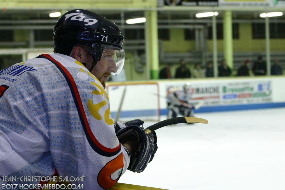 Grenoble retire le #71 de Josef Podlaha — Reportage