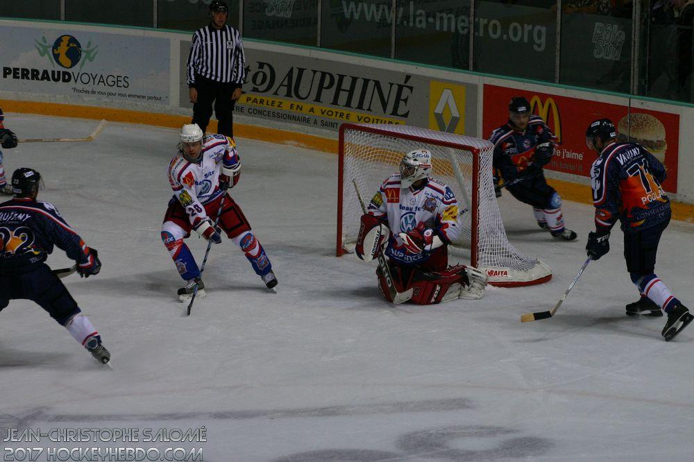 Grenoble retire le #71 de Josef Podlaha — Reportage
