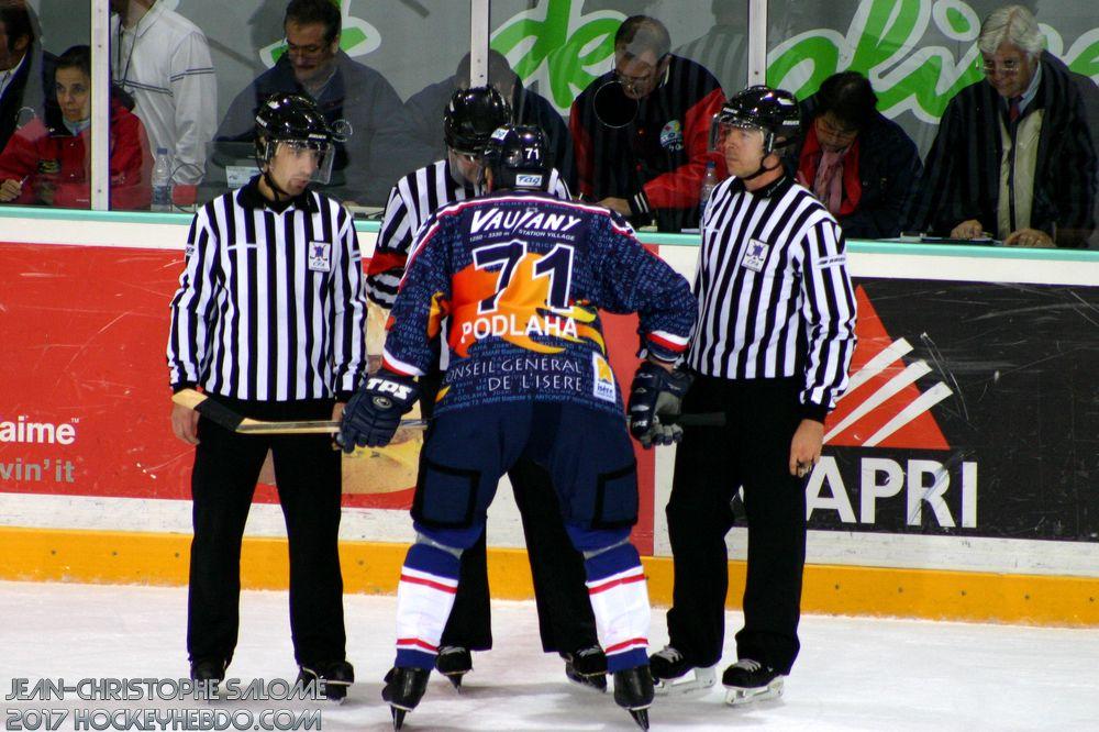 Grenoble retire le #71 de Josef Podlaha — Reportage