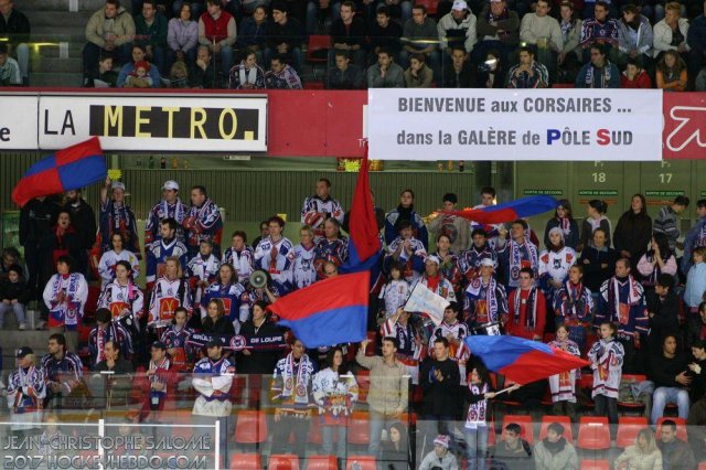 Photo hockey reportage Grenoble retire le #71 de Josef Podlaha