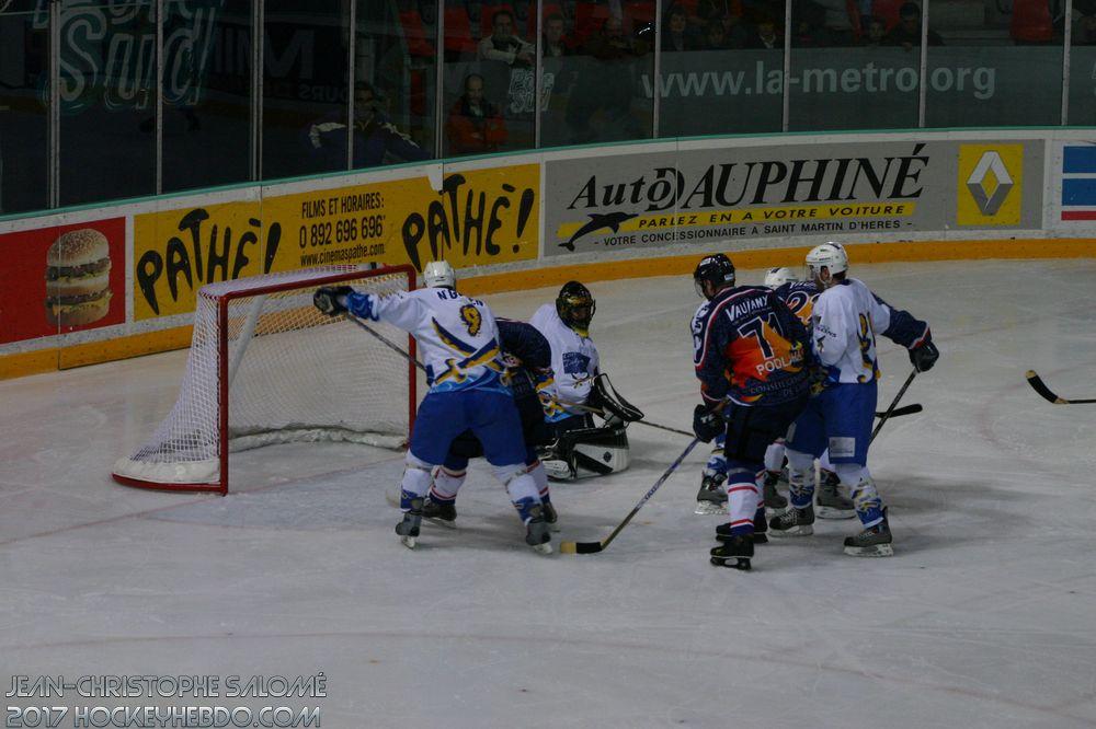 Grenoble retire le #71 de Josef Podlaha — Reportage