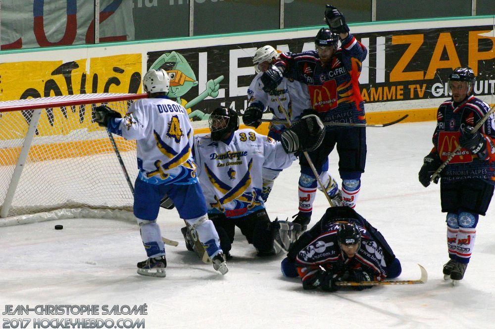 Grenoble retire le #71 de Josef Podlaha — Reportage