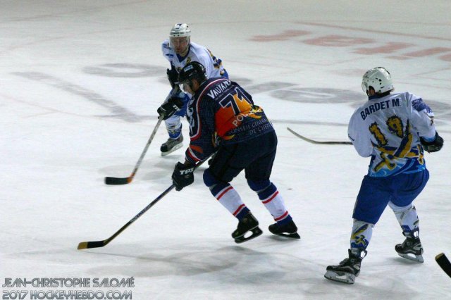 Photo hockey reportage Grenoble retire le #71 de Josef Podlaha