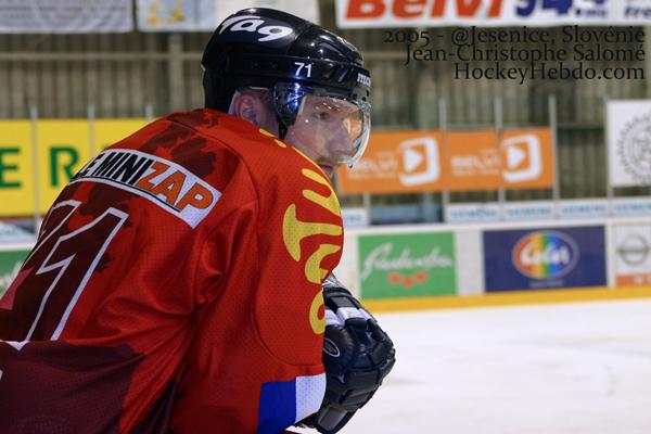Grenoble retire le #71 de Josef Podlaha — Reportage