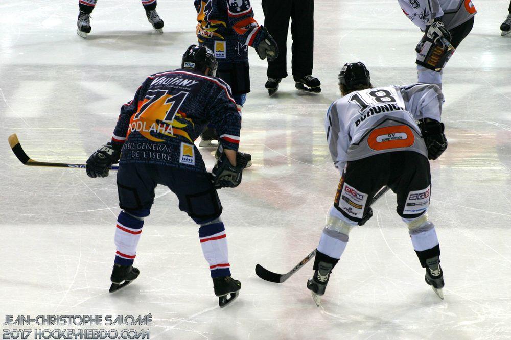 Grenoble retire le #71 de Josef Podlaha — Reportage