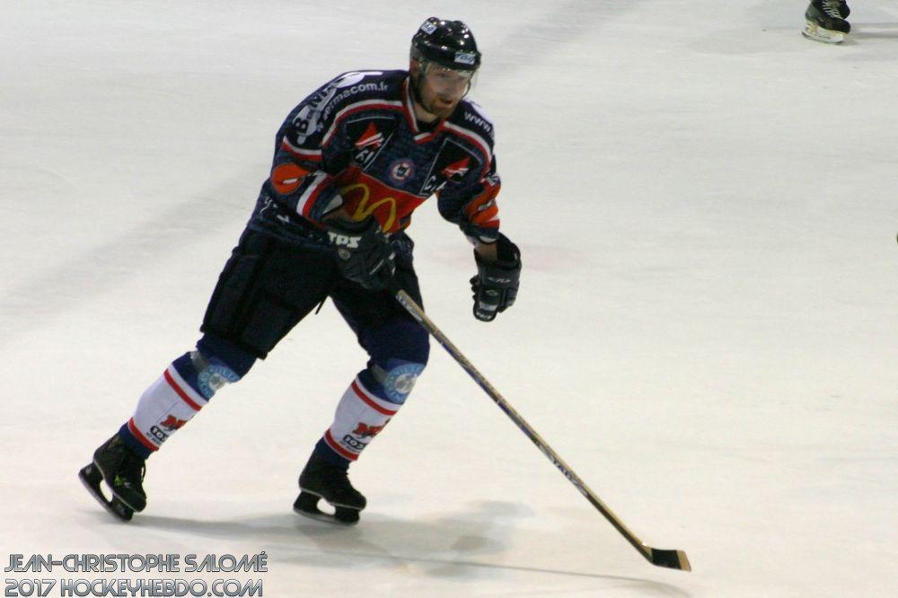 Grenoble retire le #71 de Josef Podlaha — Reportage