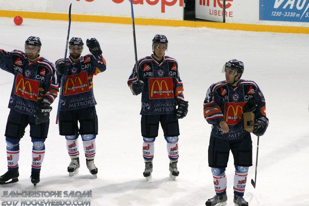 Grenoble retire le #71 de Josef Podlaha — Reportage