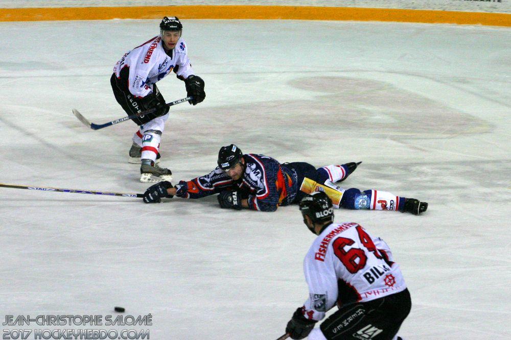 Grenoble retire le #71 de Josef Podlaha — Reportage