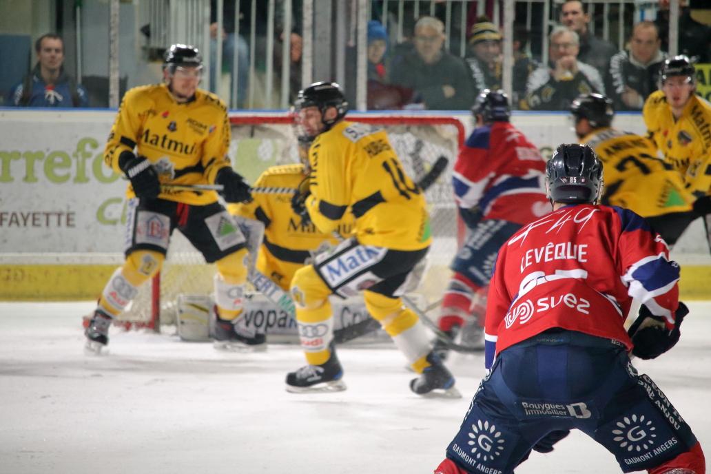 Angers  4 - 5 Rouen