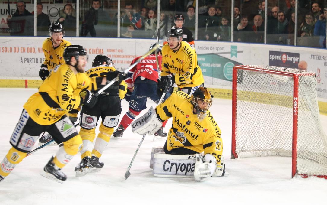 Angers  4 - 5 Rouen