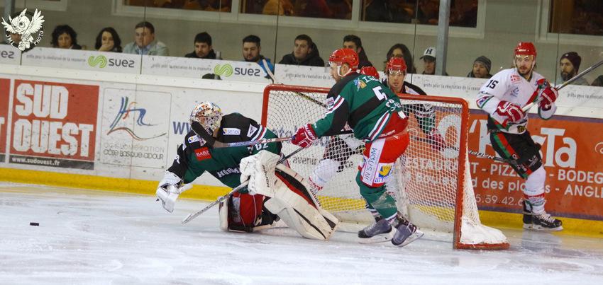 Anglet 7 - 3 Mont-Blanc