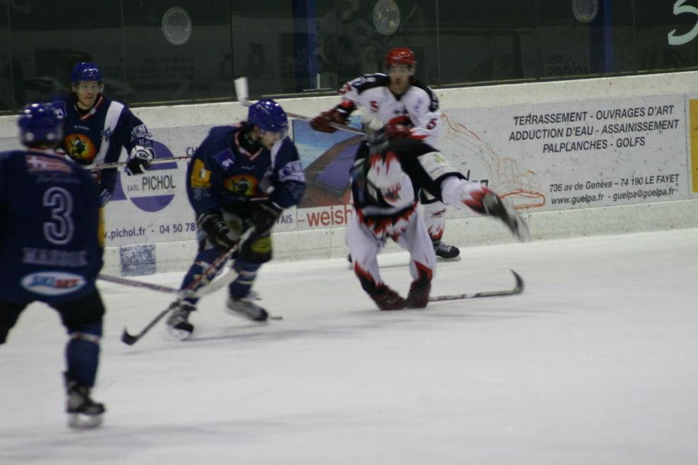Mont-Blanc 4 - 1 Neuilly/Marne