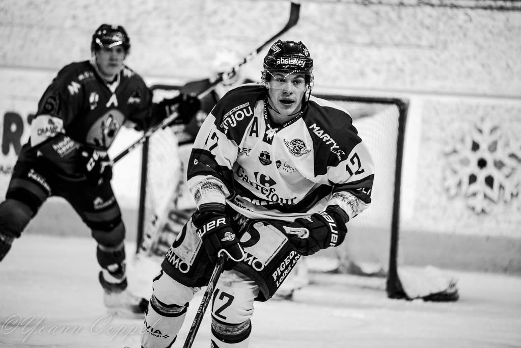 Chamonix  2 - 3 Angers 