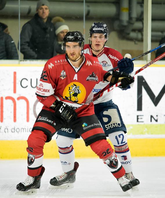 Chamonix  2 - 3 Angers 
